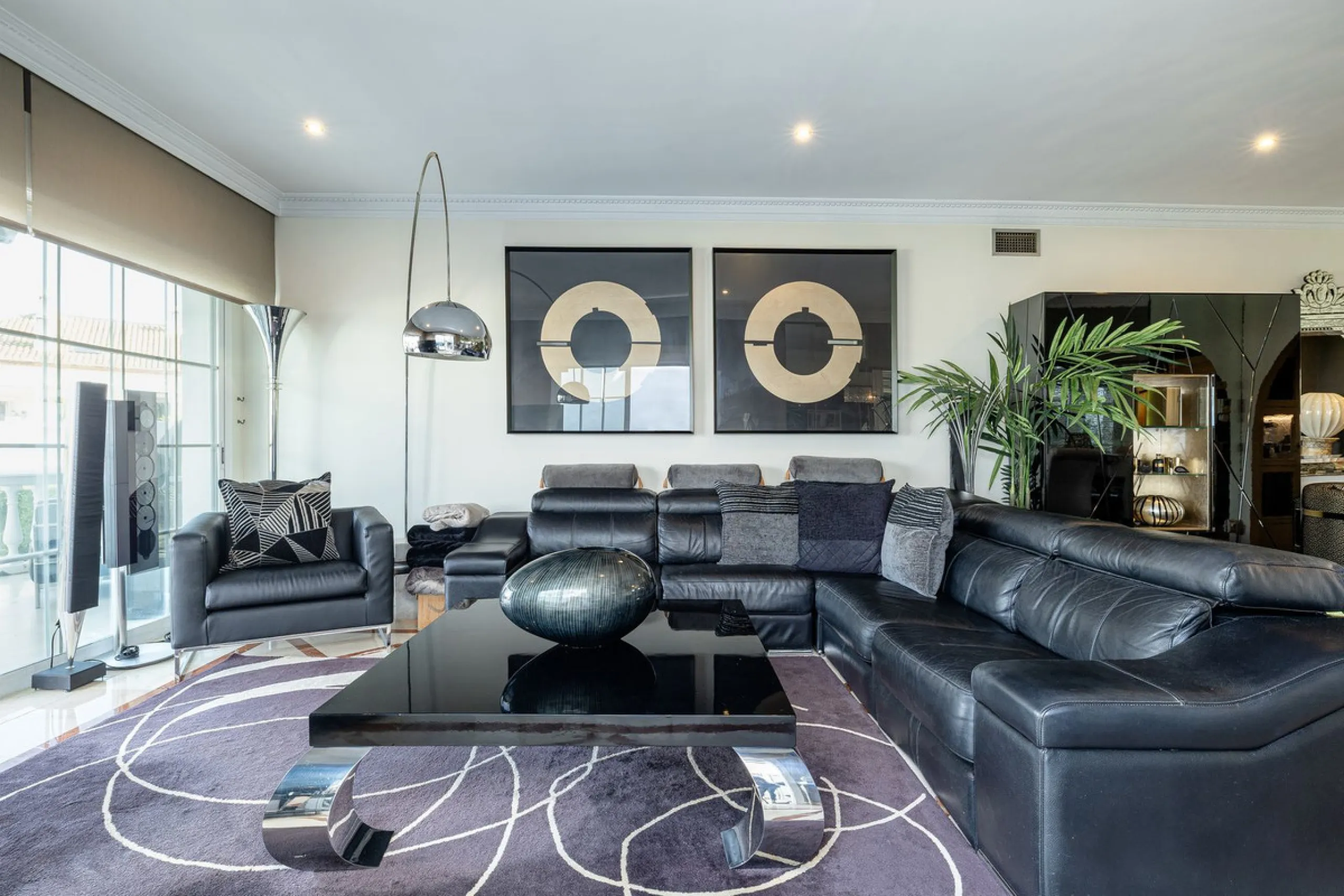Elegant 2-Bedroom Apartment Within Walking Distance of Iconic Puerto Banús – Marbella