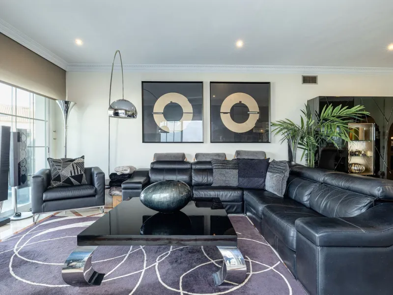 Elegant 2-Bedroom Apartment Within Walking Distance of Iconic Puerto Banús – Marbella