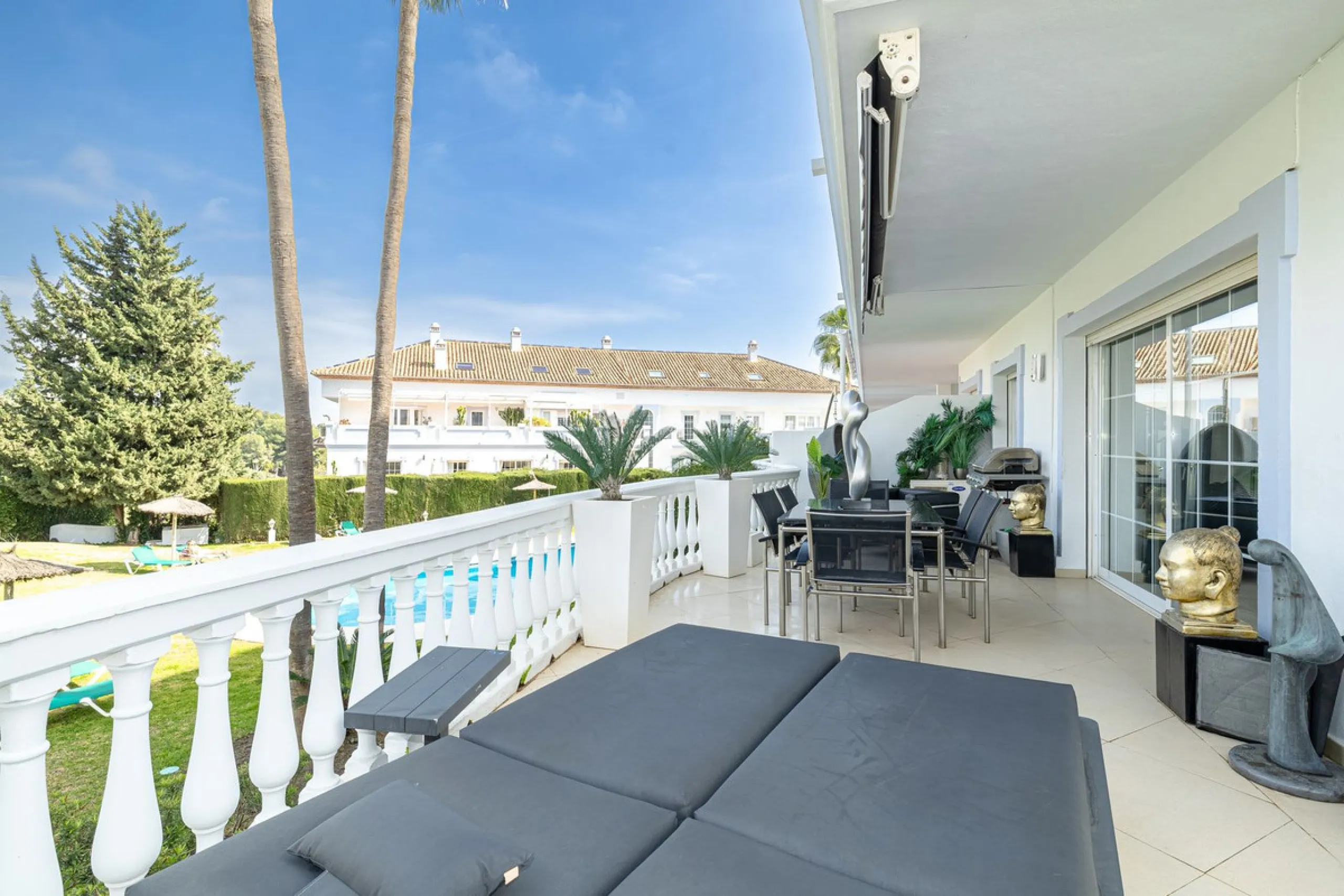 Elegant 2-Bedroom Apartment Within Walking Distance of Iconic Puerto Banús – Marbella