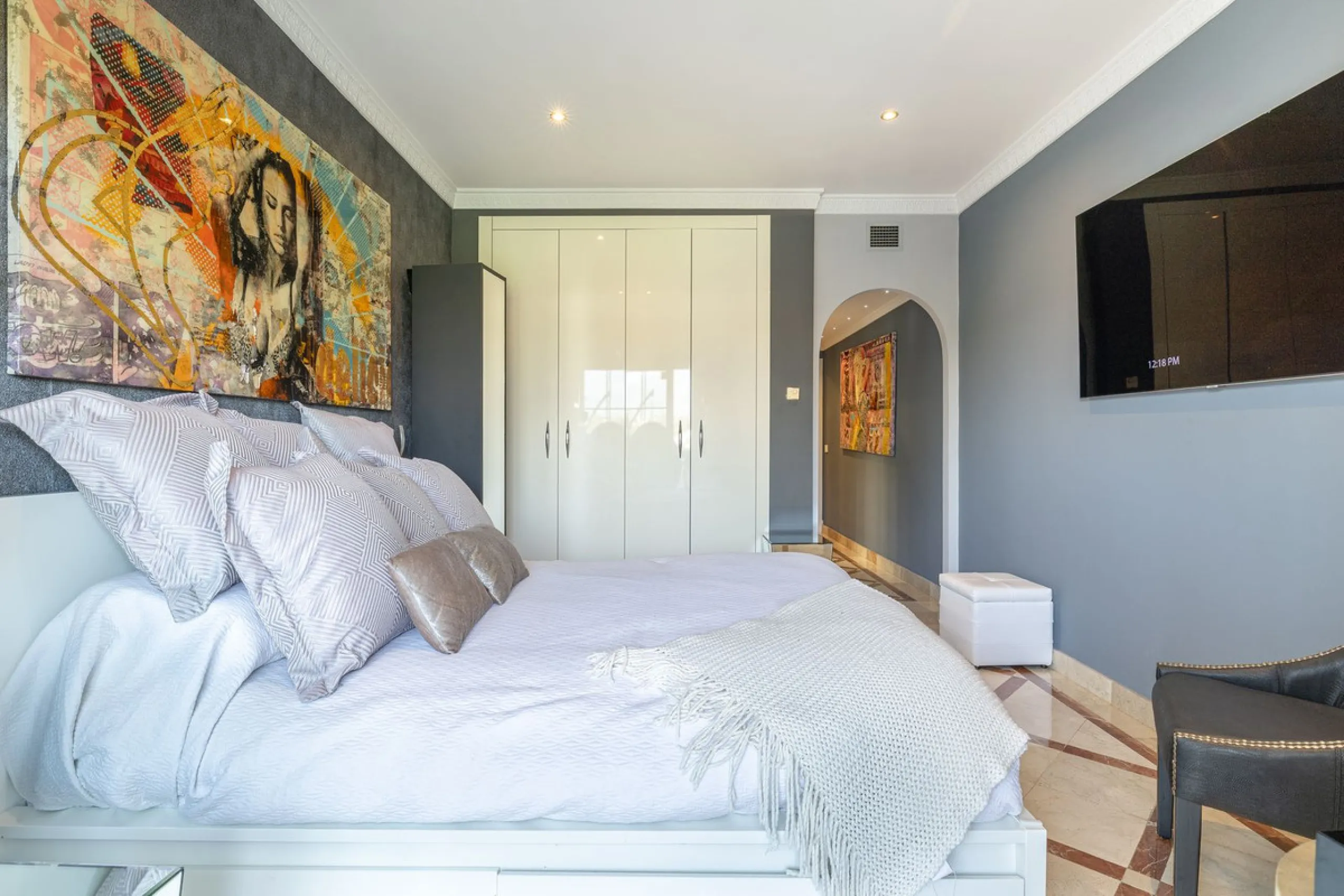 Elegant 2-Bedroom Apartment Within Walking Distance of Iconic Puerto Banús – Marbella
