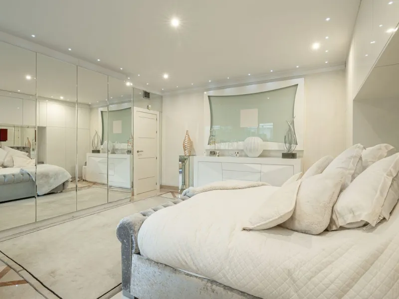 Elegant 2-Bedroom Apartment Within Walking Distance of Iconic Puerto Banús – Marbella