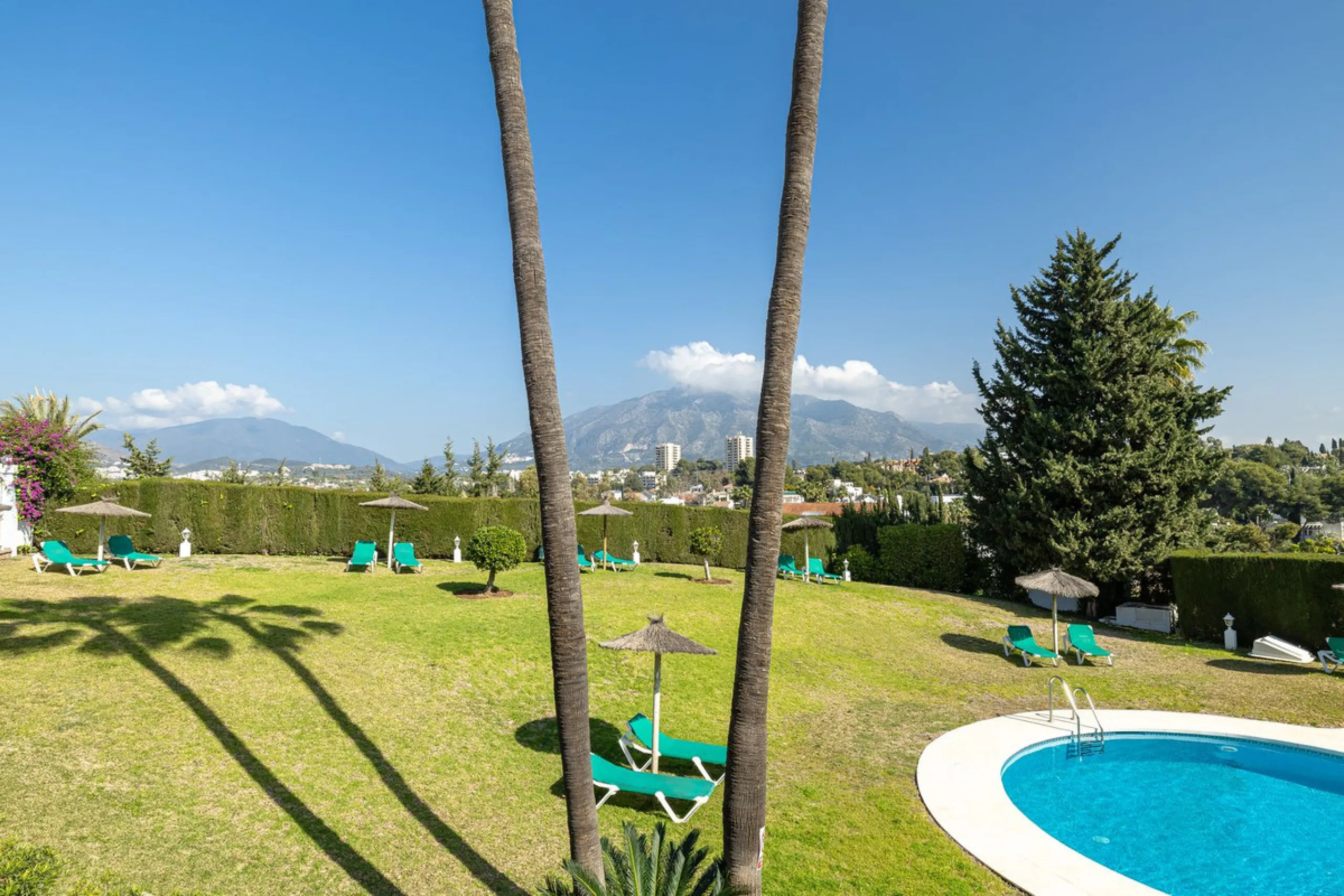 Elegant 2-Bedroom Apartment Within Walking Distance of Iconic Puerto Banús – Marbella