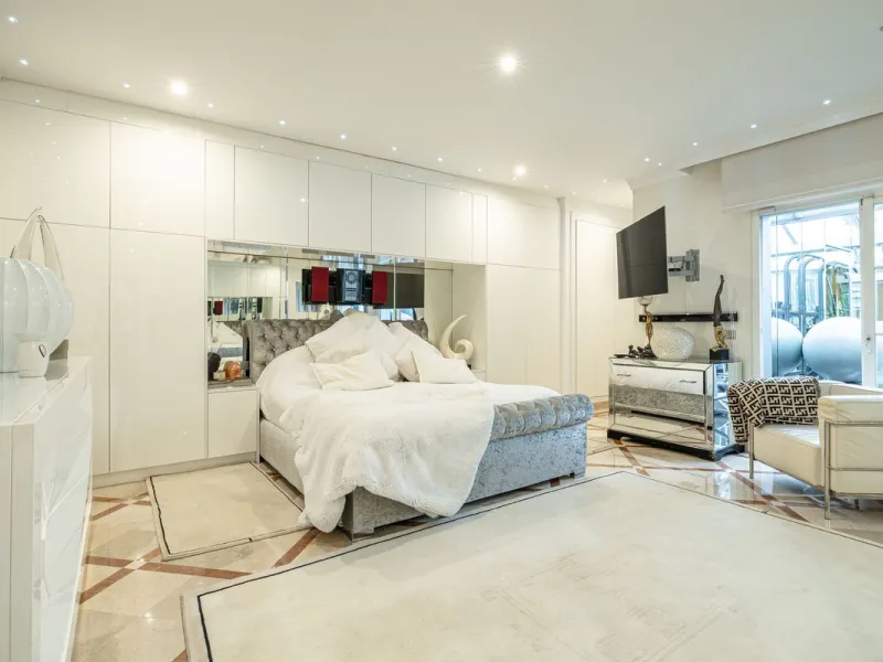 Elegant 2-Bedroom Apartment Within Walking Distance of Iconic Puerto Banús – Marbella