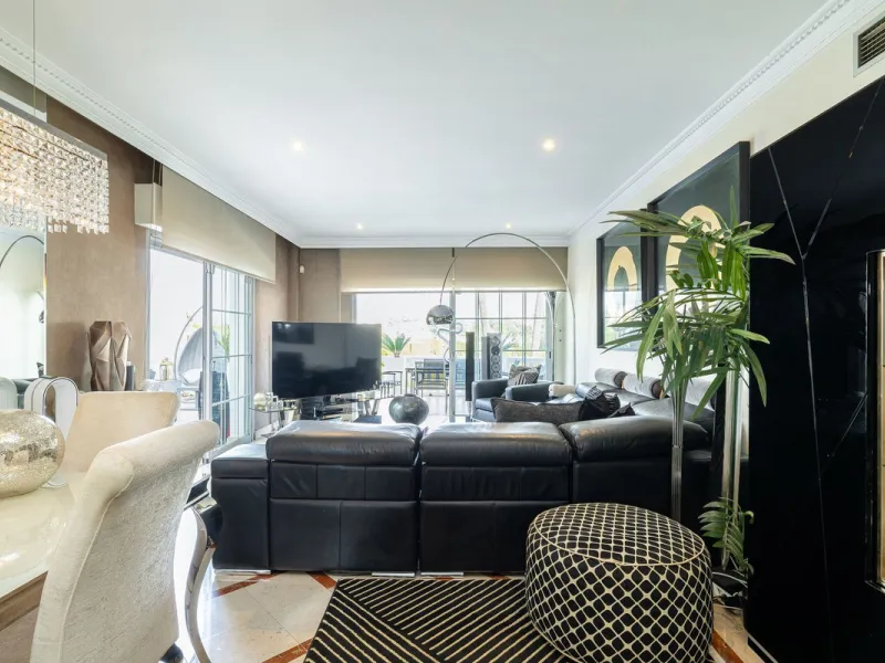 Elegant 2-Bedroom Apartment Within Walking Distance of Iconic Puerto Banús – Marbella