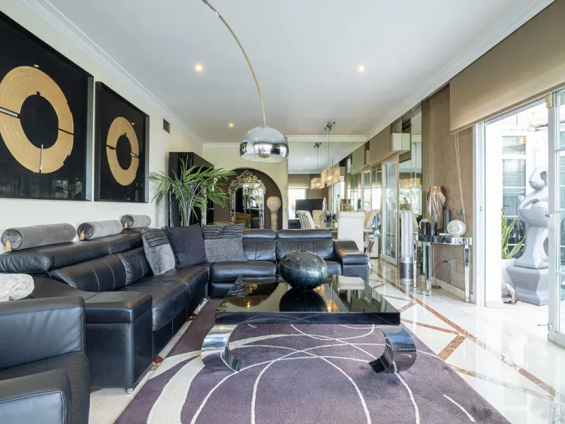 Elegant 2-Bedroom Apartment Within Walking Distance of Iconic Puerto Banús – Marbella