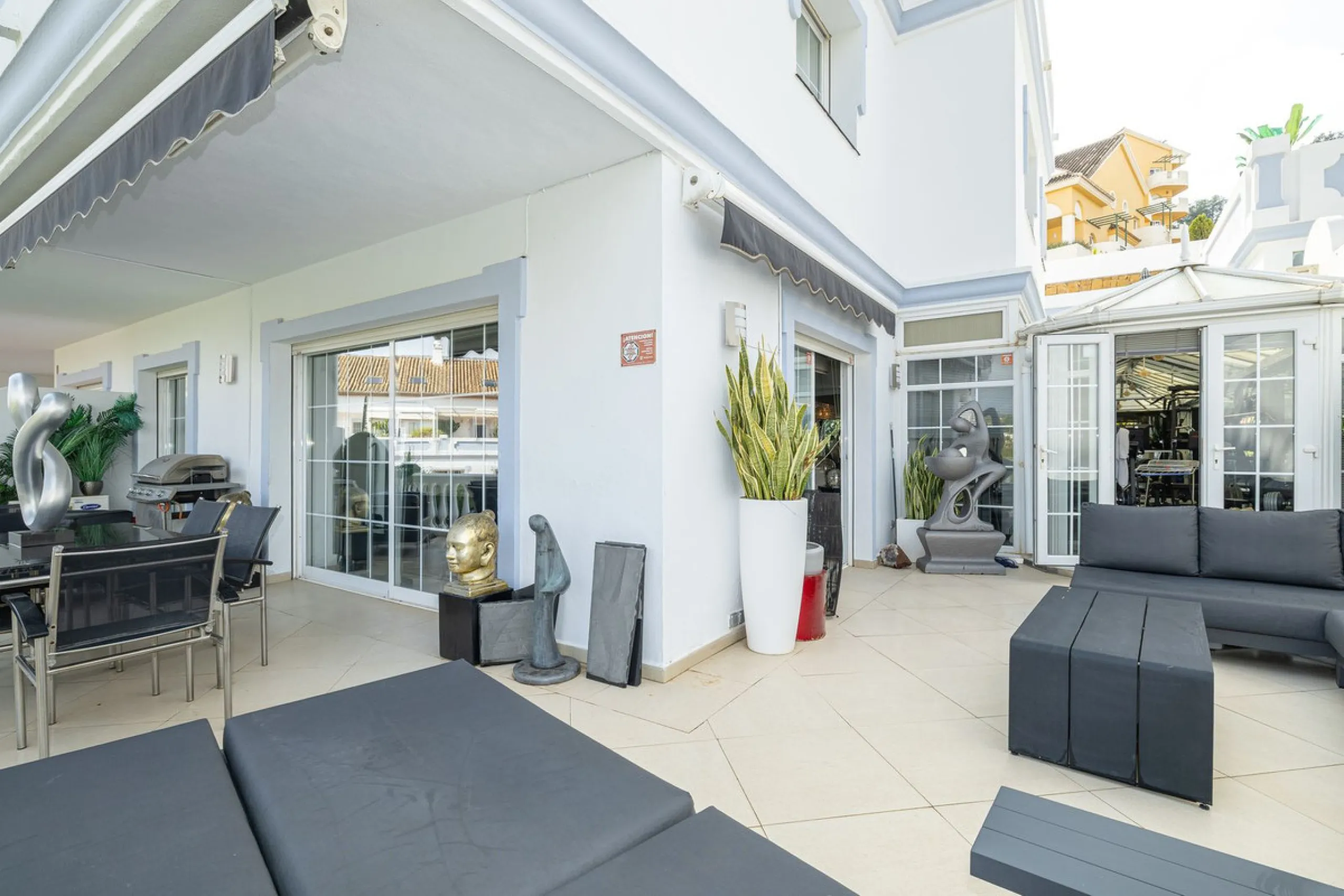 Elegant 2-Bedroom Apartment Within Walking Distance of Iconic Puerto Banús – Marbella
