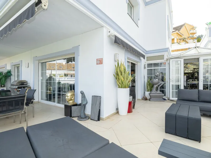 Elegant 2-Bedroom Apartment Within Walking Distance of Iconic Puerto Banús – Marbella