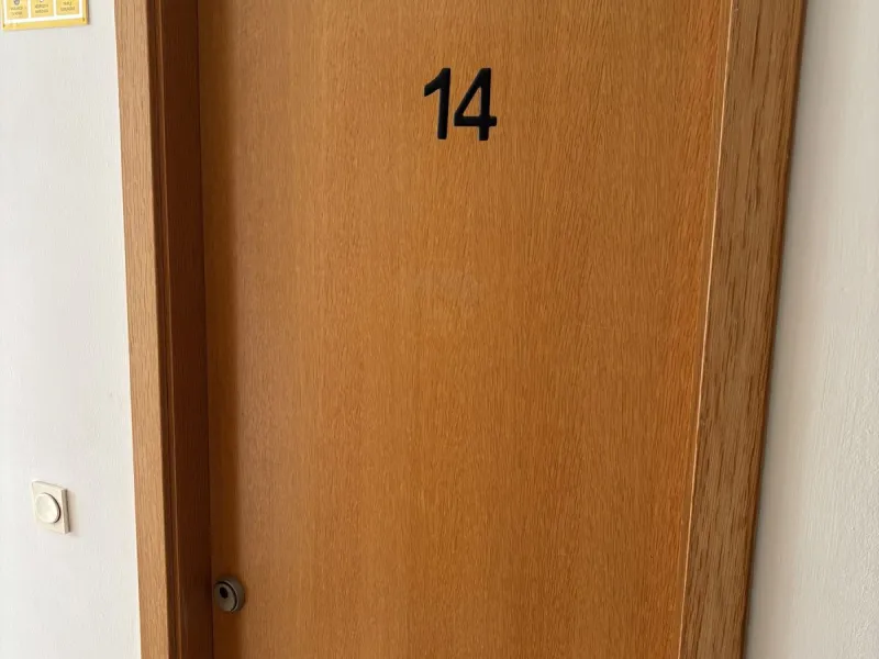 This building is located in the centre of Fuengirola. Less than a minute walk from the Plaza de Constitución and a few steps from the Paseo Marítimo and the Marina.