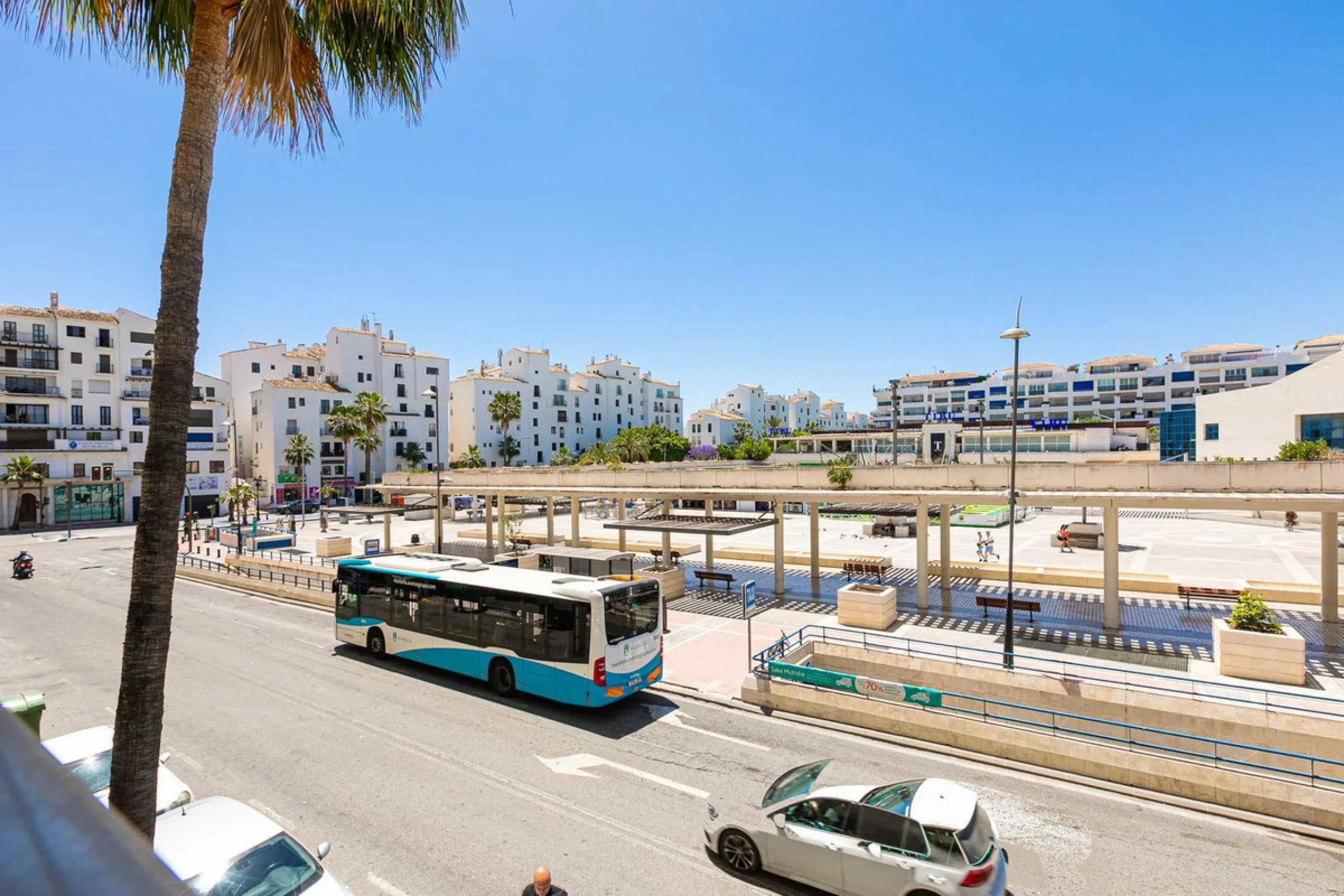Apartment - Middle Floor Apartment в продаже в Marbella, Málaga. В доме 2 спален и 2 ванных комнат. Площадь дома 100 м²