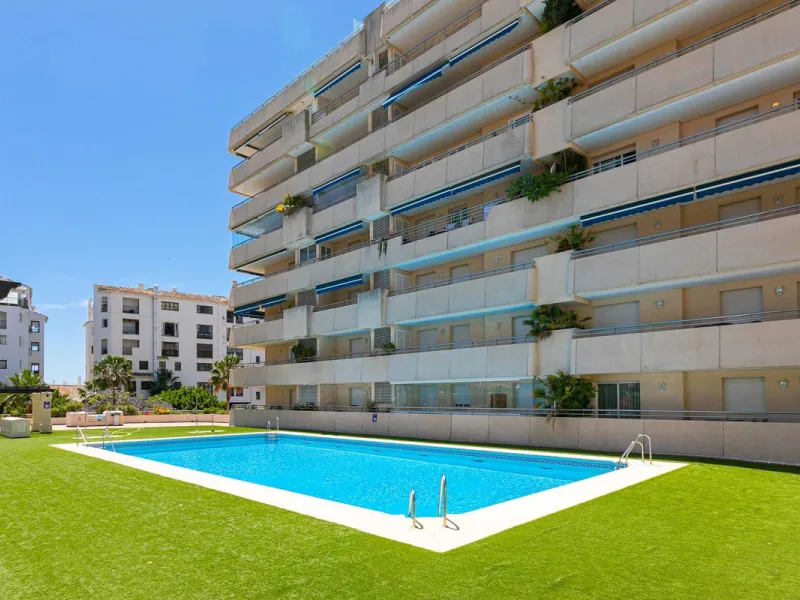 Apartment - Middle Floor Apartment в продаже в Marbella, Málaga. В доме 2 спален и 2 ванных комнат. Площадь дома 100 м²