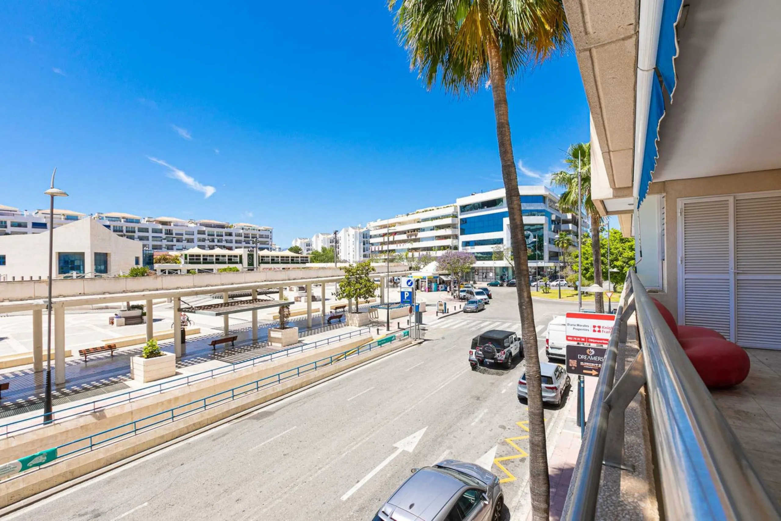 Apartment - Middle Floor Apartment в продаже в Marbella, Málaga. В доме 2 спален и 2 ванных комнат. Площадь дома 100 м²