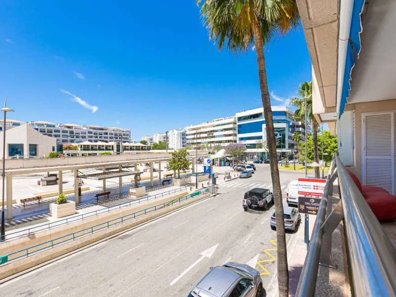 Apartment - Middle Floor Apartment в продаже в Marbella, Málaga. В доме 2 спален и 2 ванных комнат. Площадь дома 100 м²