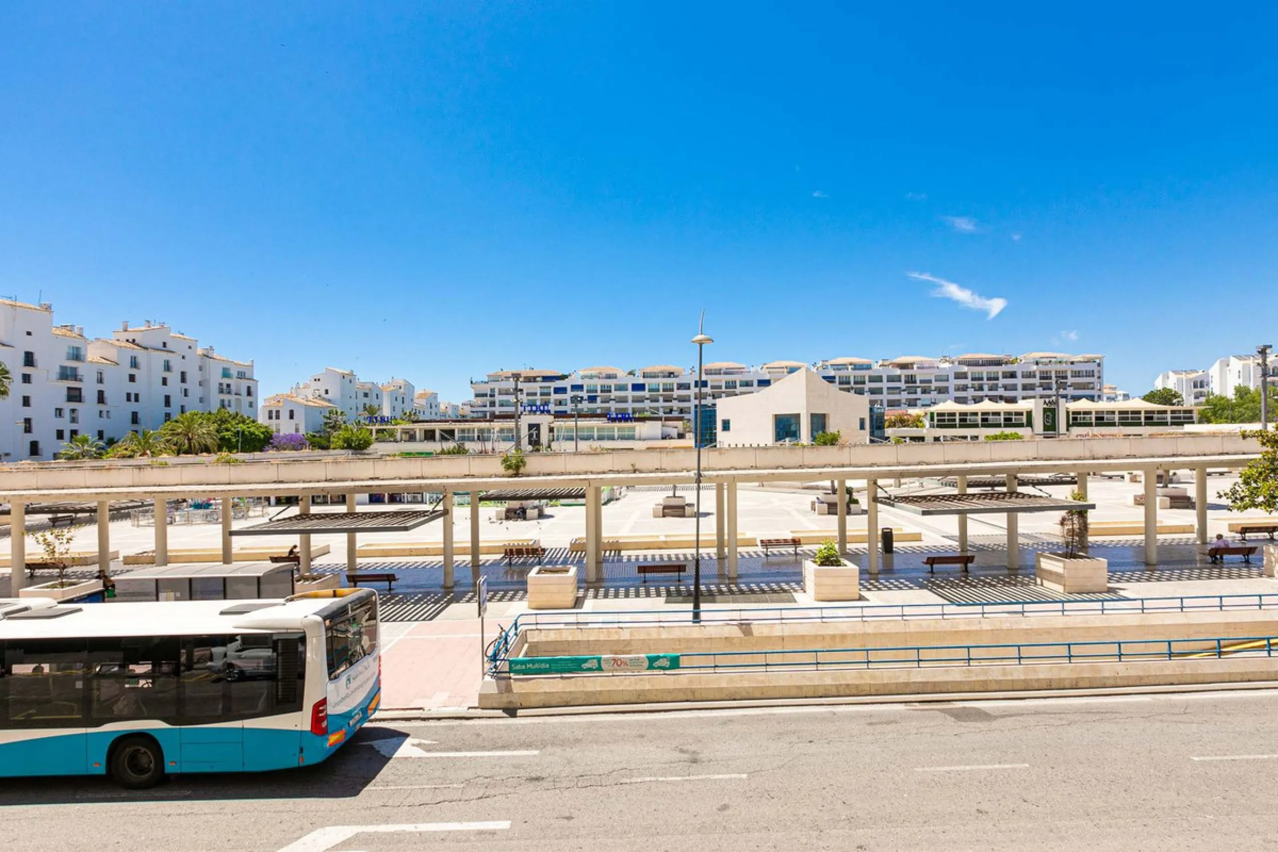 Apartment - Middle Floor Apartment в продаже в Marbella, Málaga. В доме 2 спален и 2 ванных комнат. Площадь дома 100 м²
