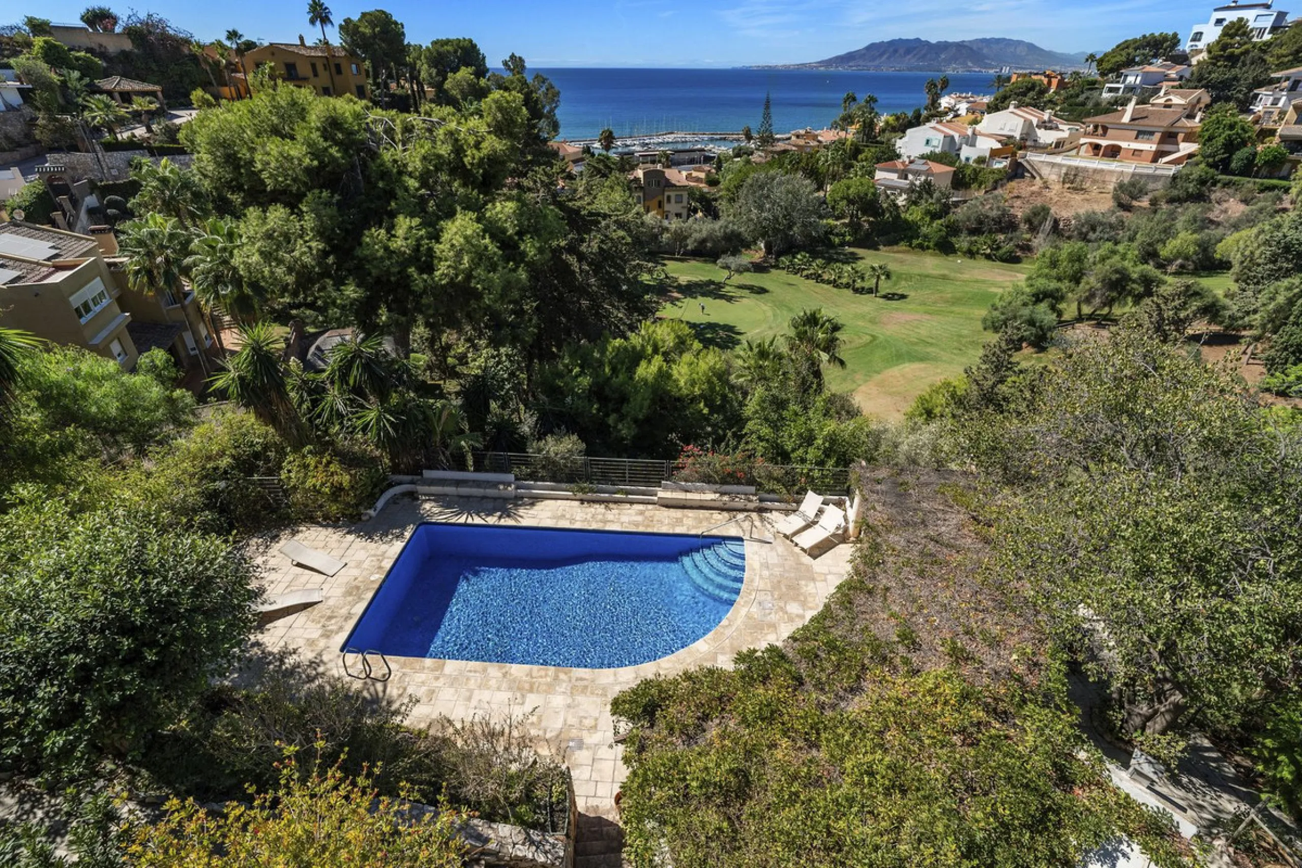Exclusive property in El Candado, Malaga.
