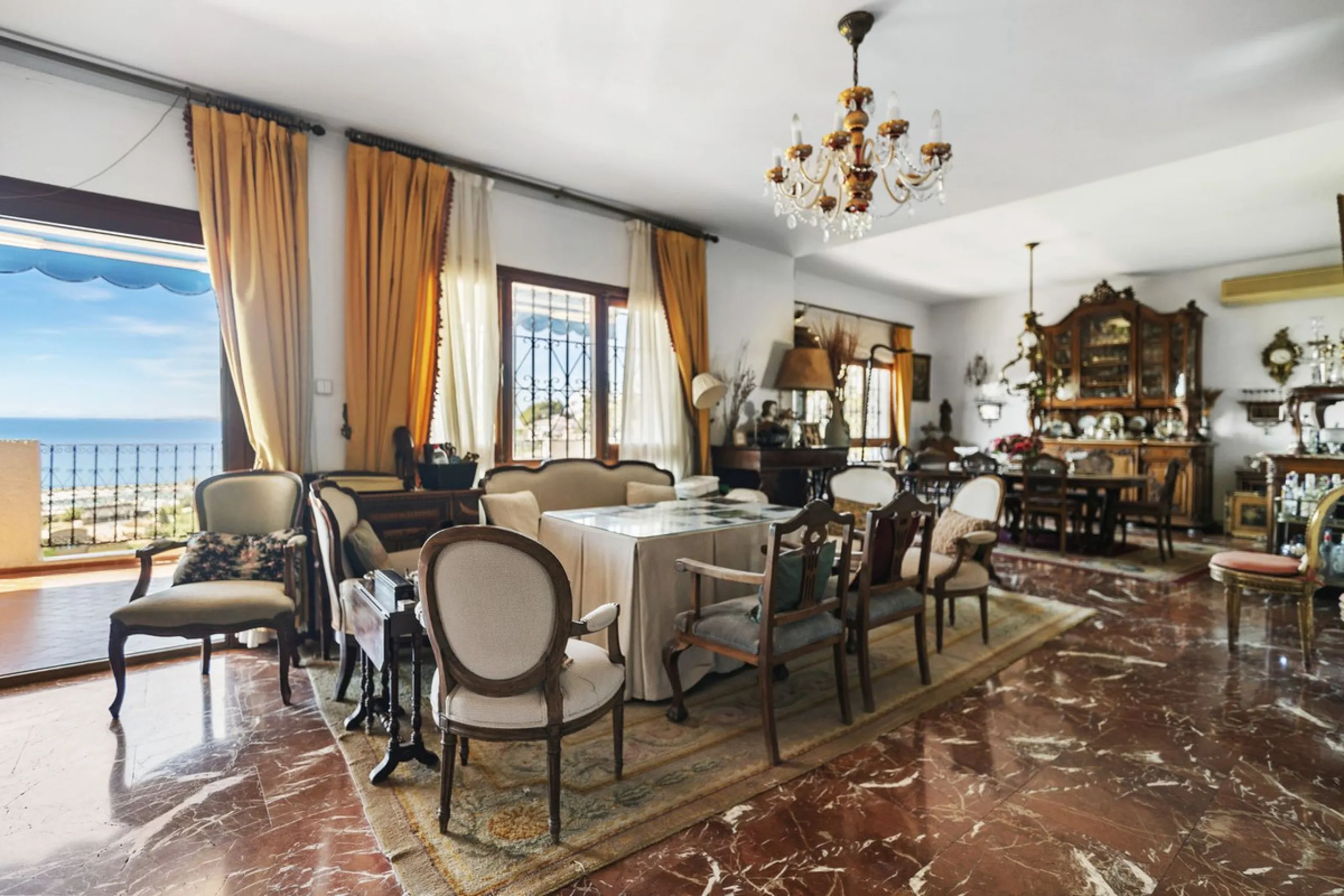 Exclusive property in El Candado, Malaga.