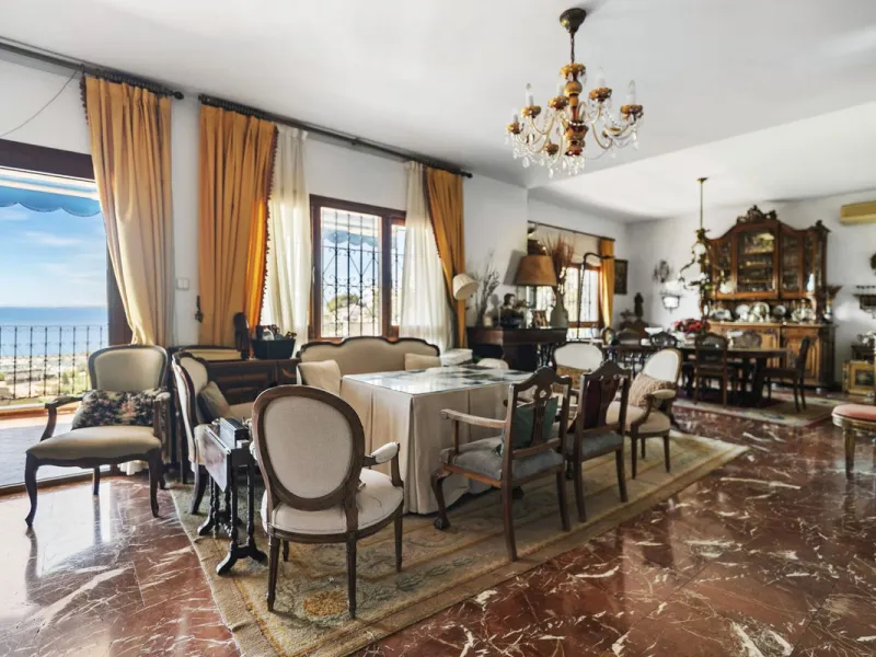 Exclusive property in El Candado, Malaga.