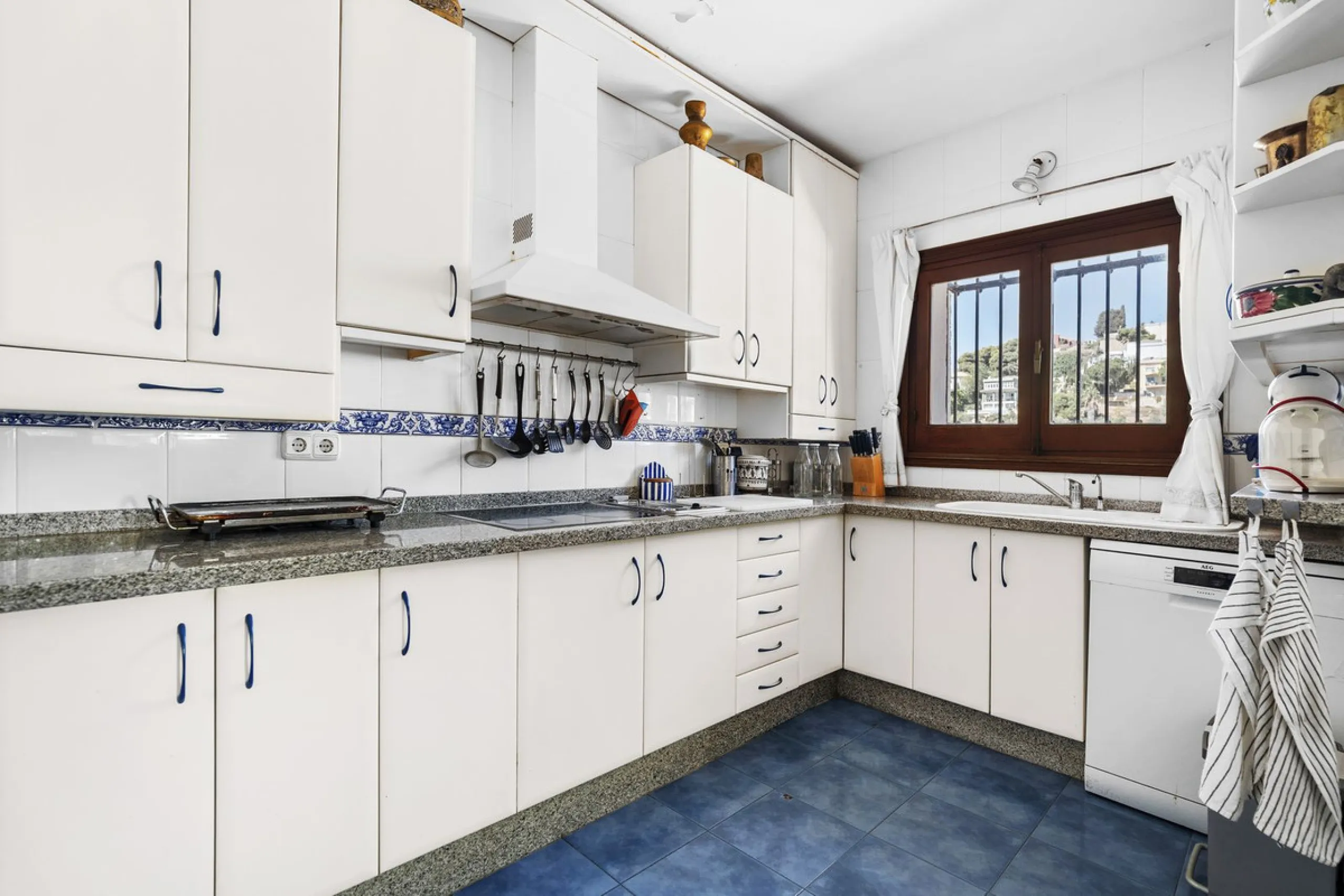 Exclusive property in El Candado, Malaga.