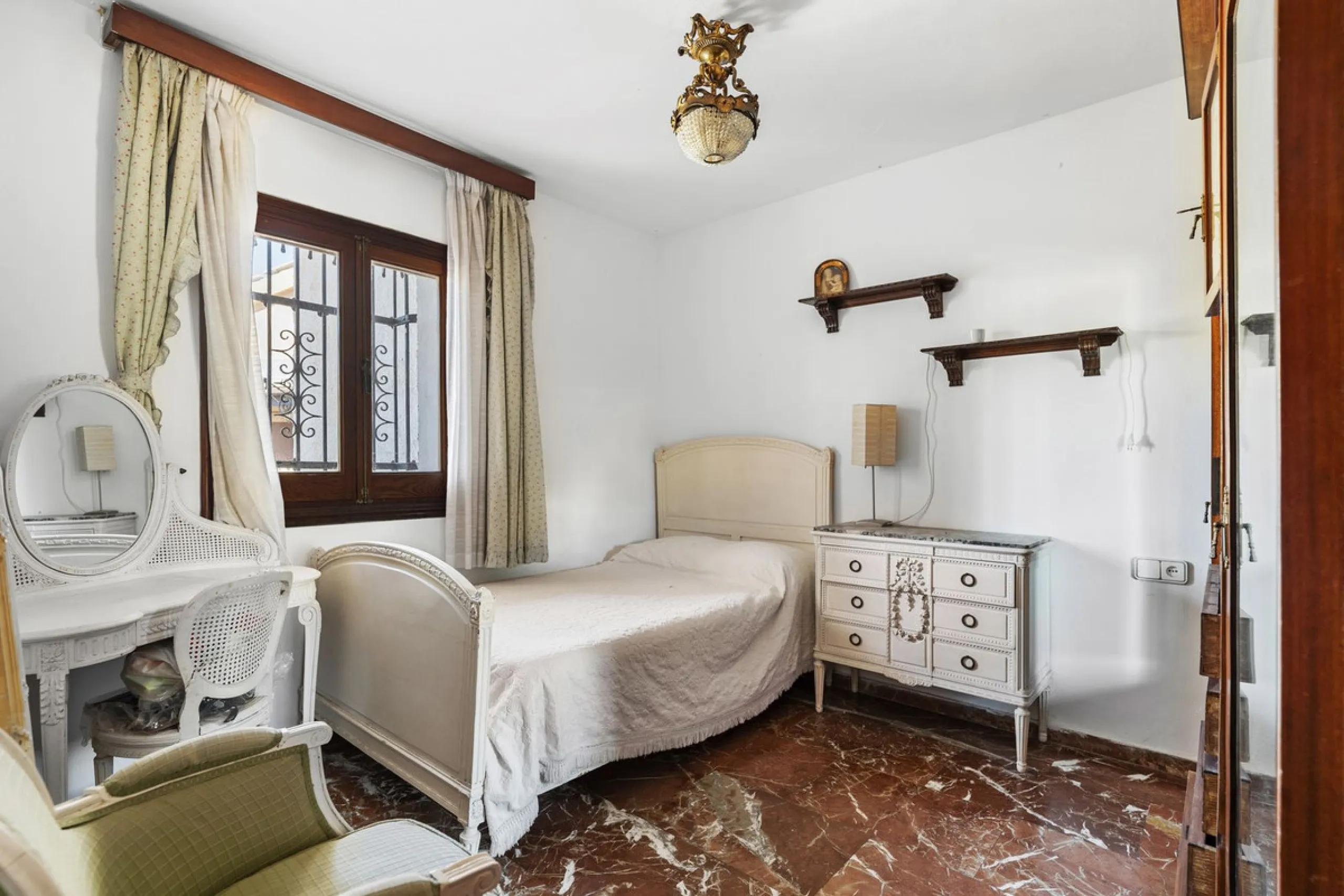 Exclusive property in El Candado, Malaga.