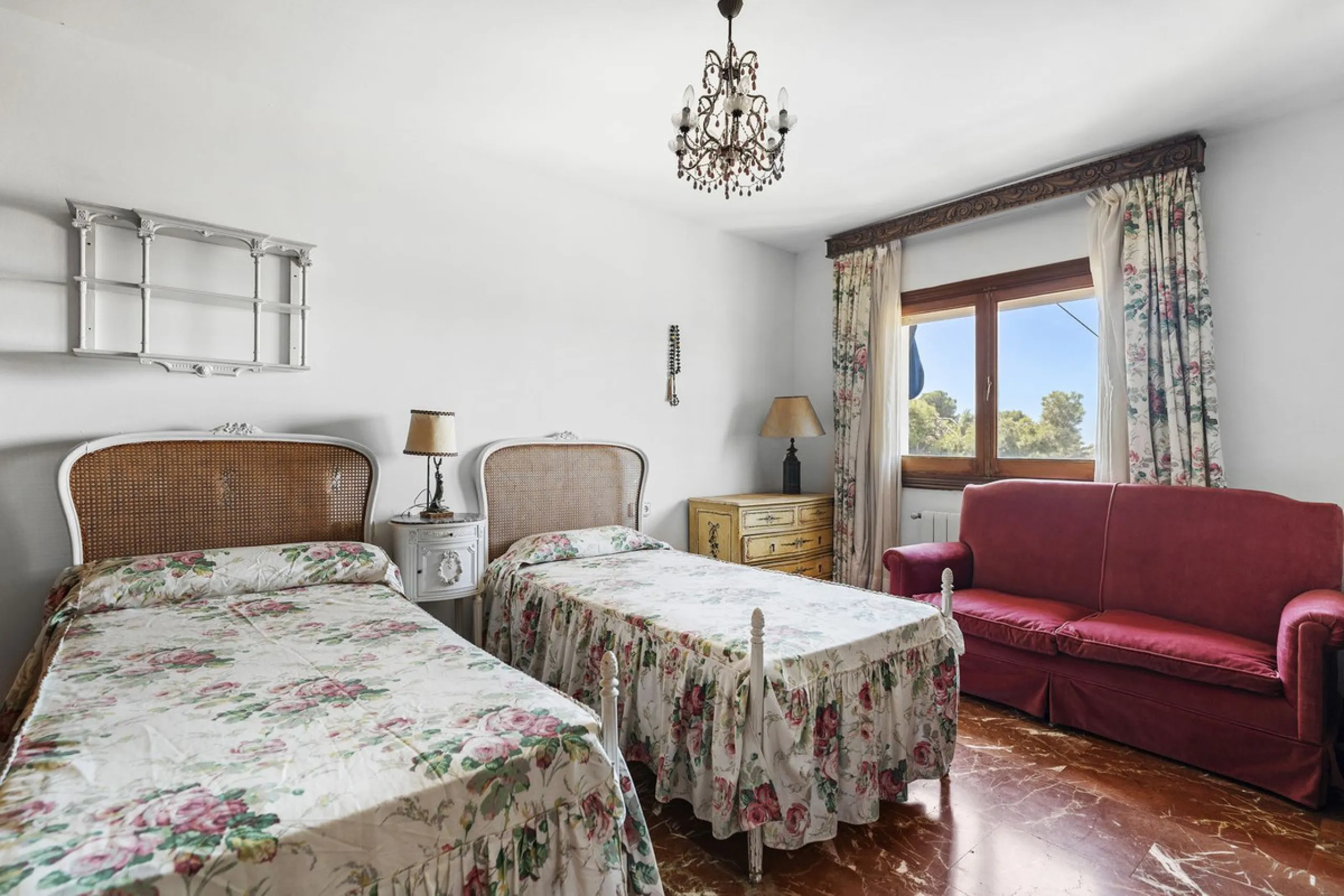 Exclusive property in El Candado, Malaga.