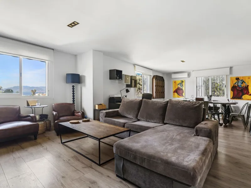 Exclusive property in El Candado, Malaga.