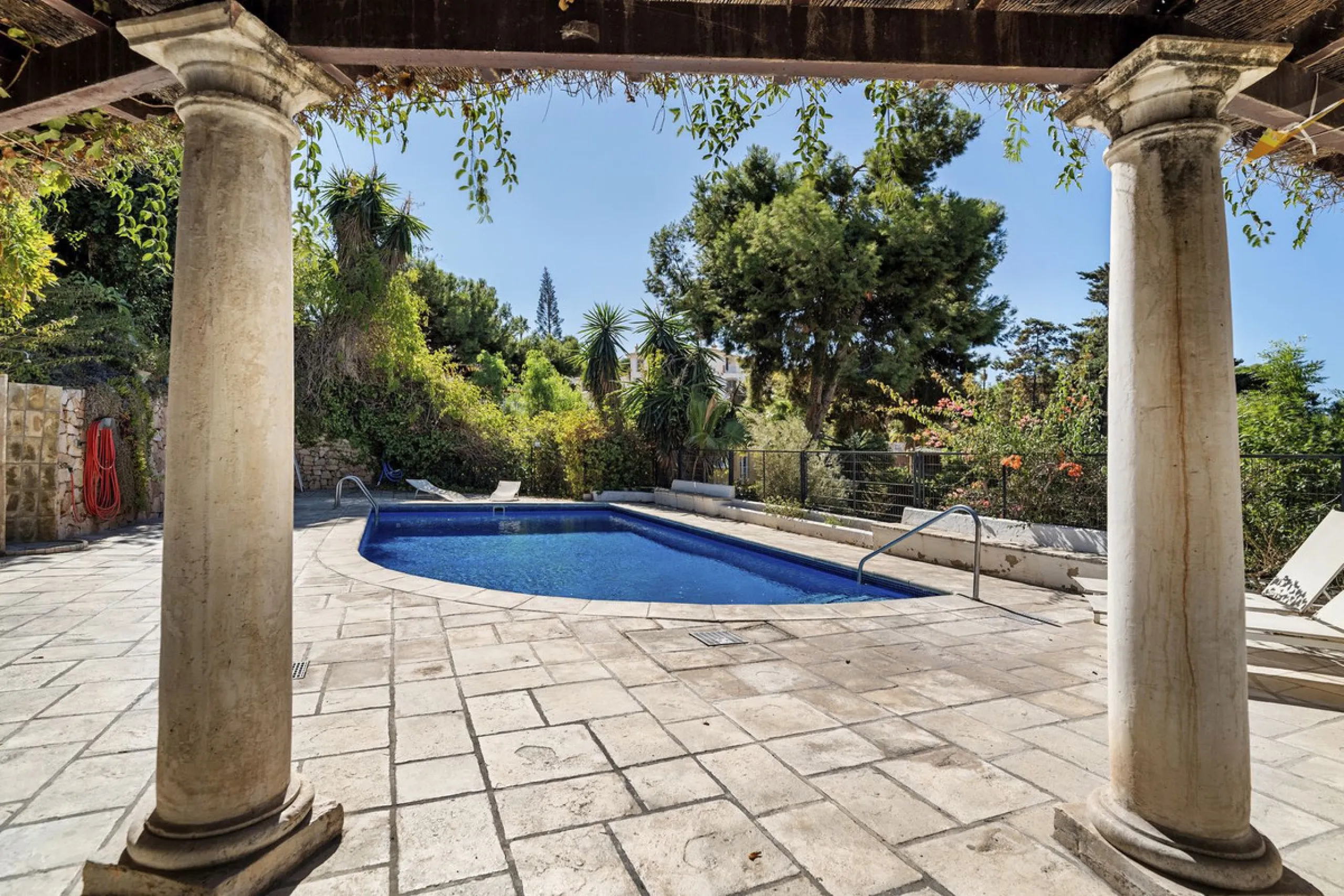 Exclusive property in El Candado, Malaga.