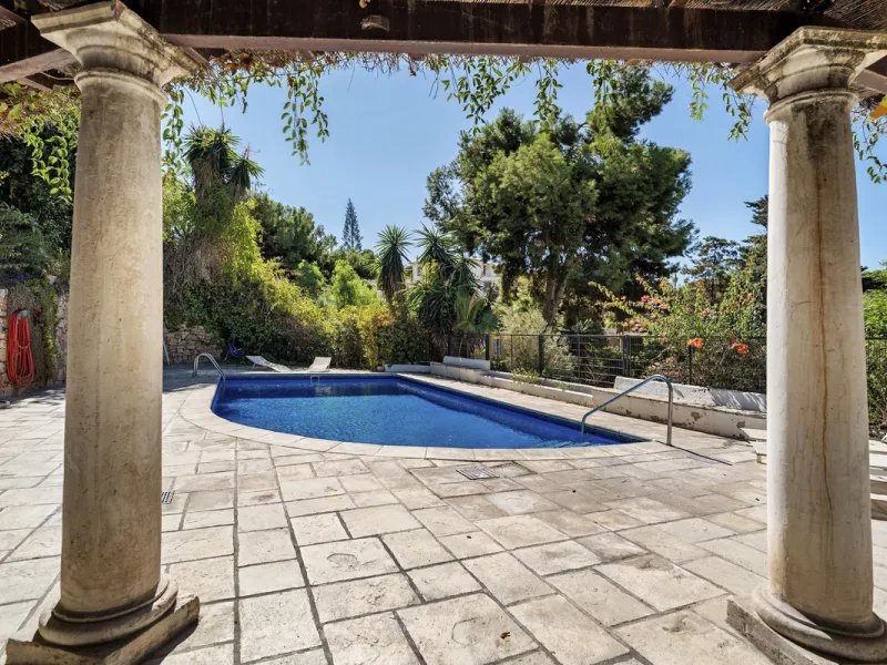 Exclusive property in El Candado, Malaga.