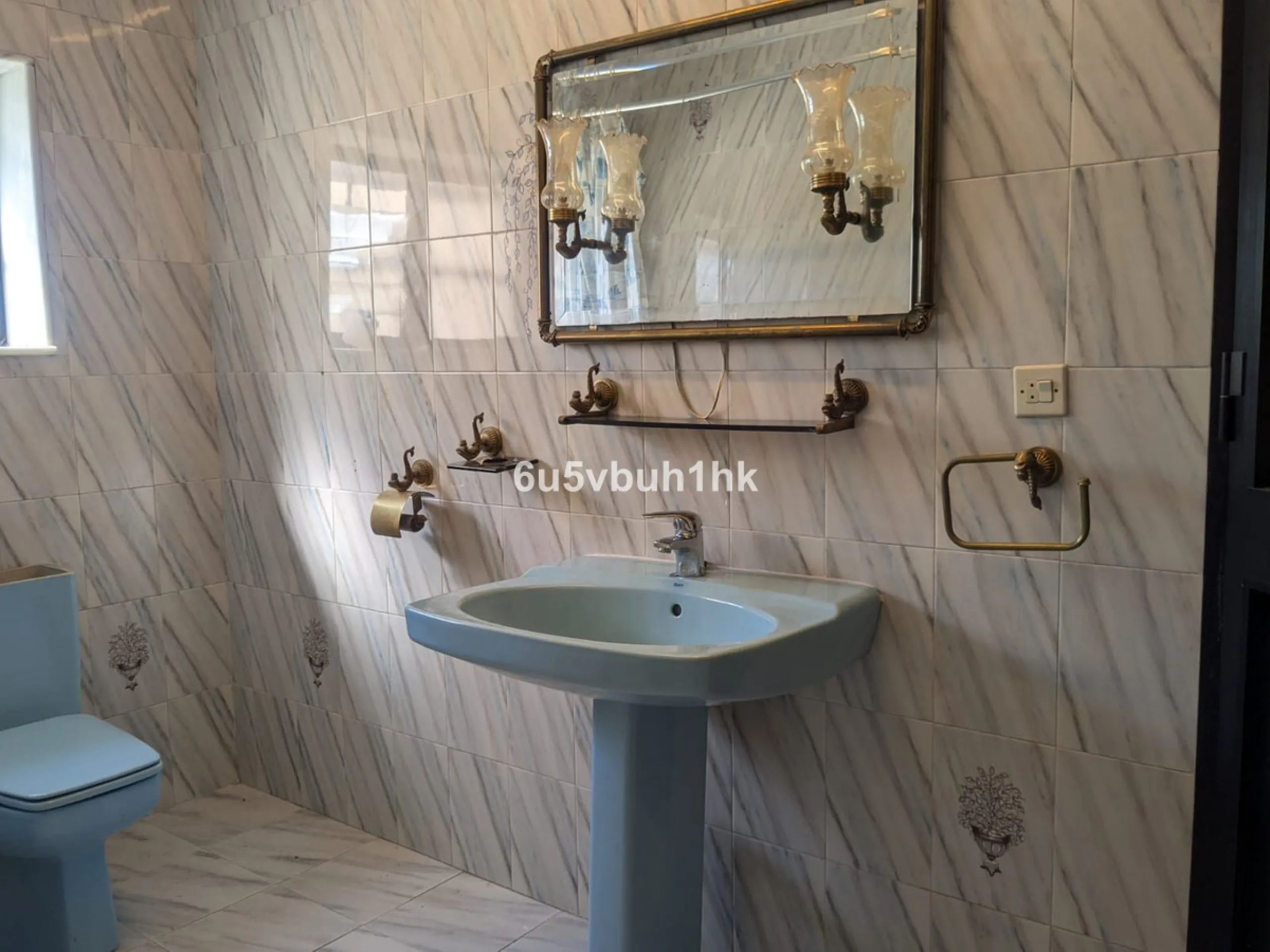 This very spacious one storey villa sits on a very large flat plot of land close to town and within walking distance of local restaurants. The rooms throughout this villa are sizeable, there are three bedrooms all ensuite, a lounge with a fireplace and a 