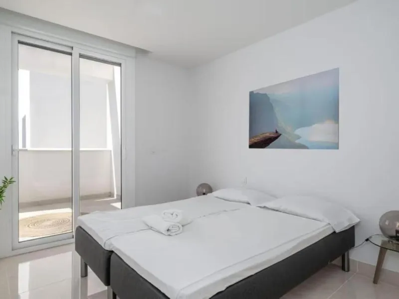 We present an extraordinary investment opportunity in the heart of the Costa del Sol - a luxury penthouse with proven success in vacation rentals.