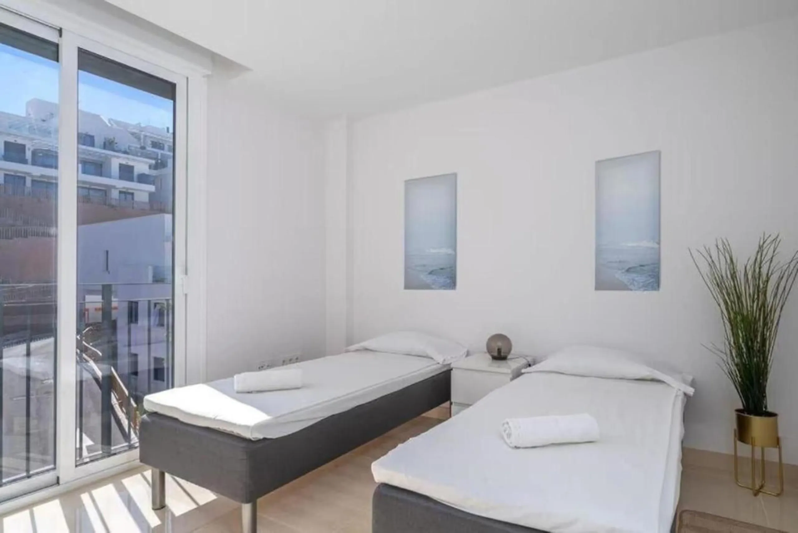 We present an extraordinary investment opportunity in the heart of the Costa del Sol - a luxury penthouse with proven success in vacation rentals.