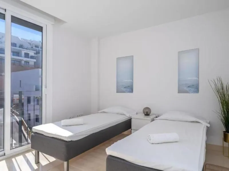 We present an extraordinary investment opportunity in the heart of the Costa del Sol - a luxury penthouse with proven success in vacation rentals.