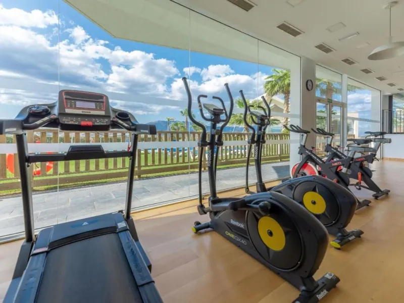 We present an extraordinary investment opportunity in the heart of the Costa del Sol - a luxury penthouse with proven success in vacation rentals.