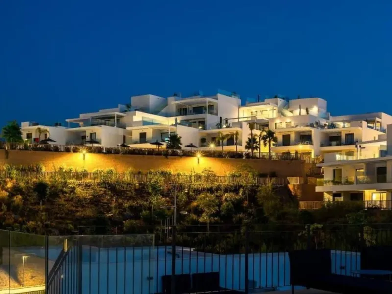 We present an extraordinary investment opportunity in the heart of the Costa del Sol - a luxury penthouse with proven success in vacation rentals.