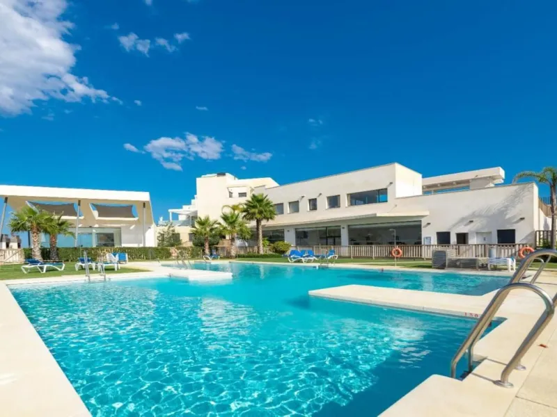We present an extraordinary investment opportunity in the heart of the Costa del Sol - a luxury penthouse with proven success in vacation rentals.