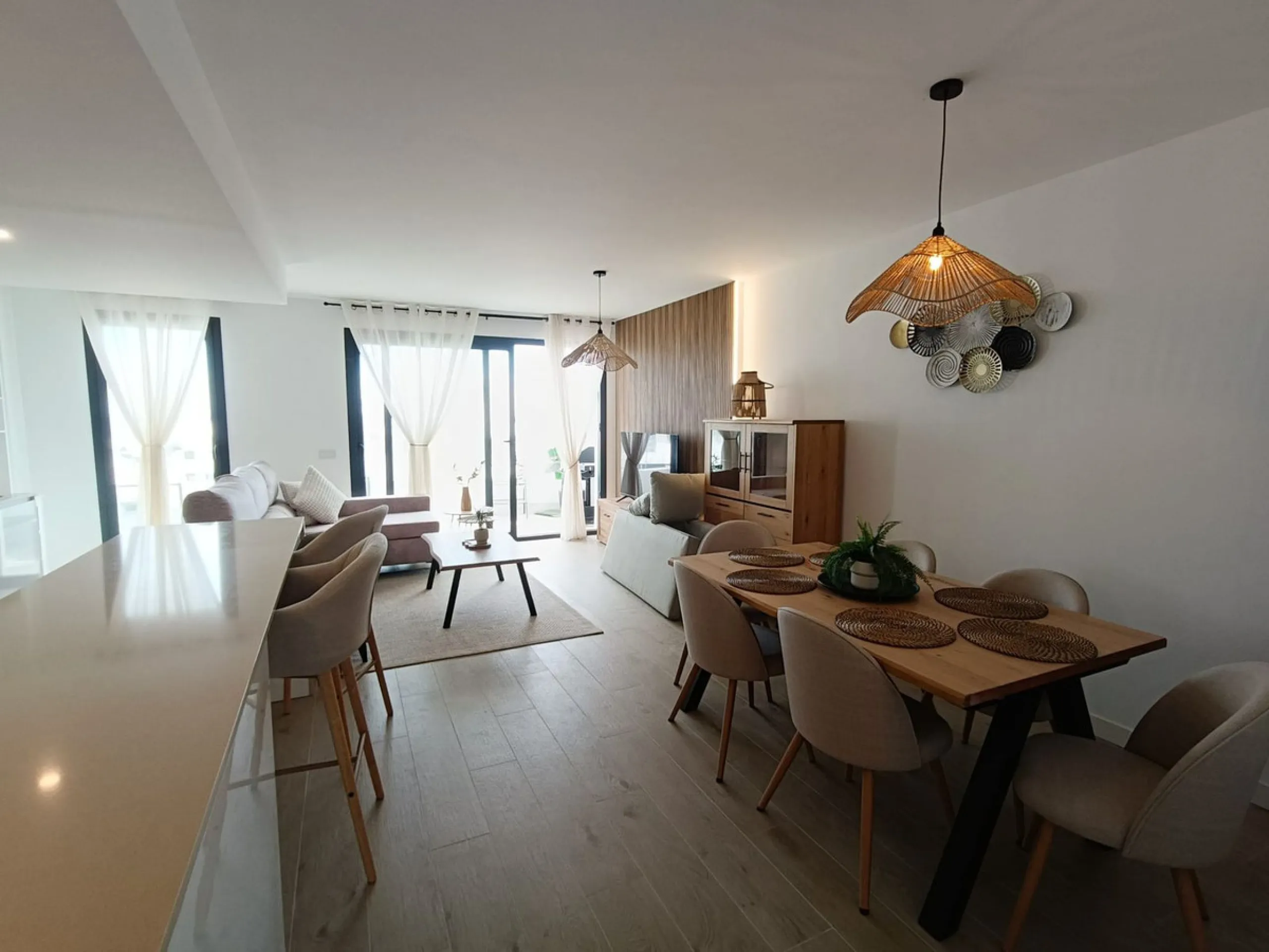 Brand new apartment for sale. Consists of 3 bedrooms, 2 bathrooms, living room with open plan kitchen and terrace with sea views. The orientation is south and the apartment is very bright. The parking space and storage room are included in the price. The 