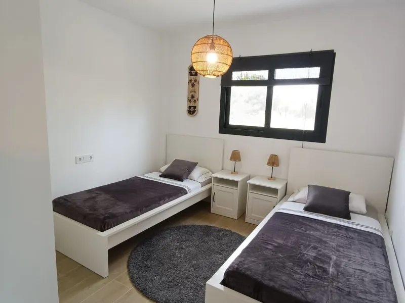 Brand new apartment for sale. Consists of 3 bedrooms, 2 bathrooms, living room with open plan kitchen and terrace with sea views. The orientation is south and the apartment is very bright. The parking space and storage room are included in the price. The 