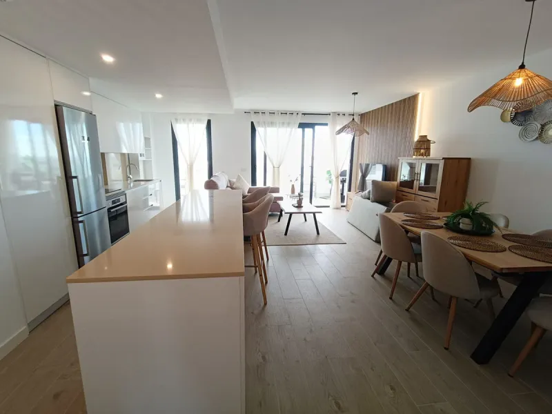 Brand new apartment for sale. Consists of 3 bedrooms, 2 bathrooms, living room with open plan kitchen and terrace with sea views. The orientation is south and the apartment is very bright. The parking space and storage room are included in the price. The 