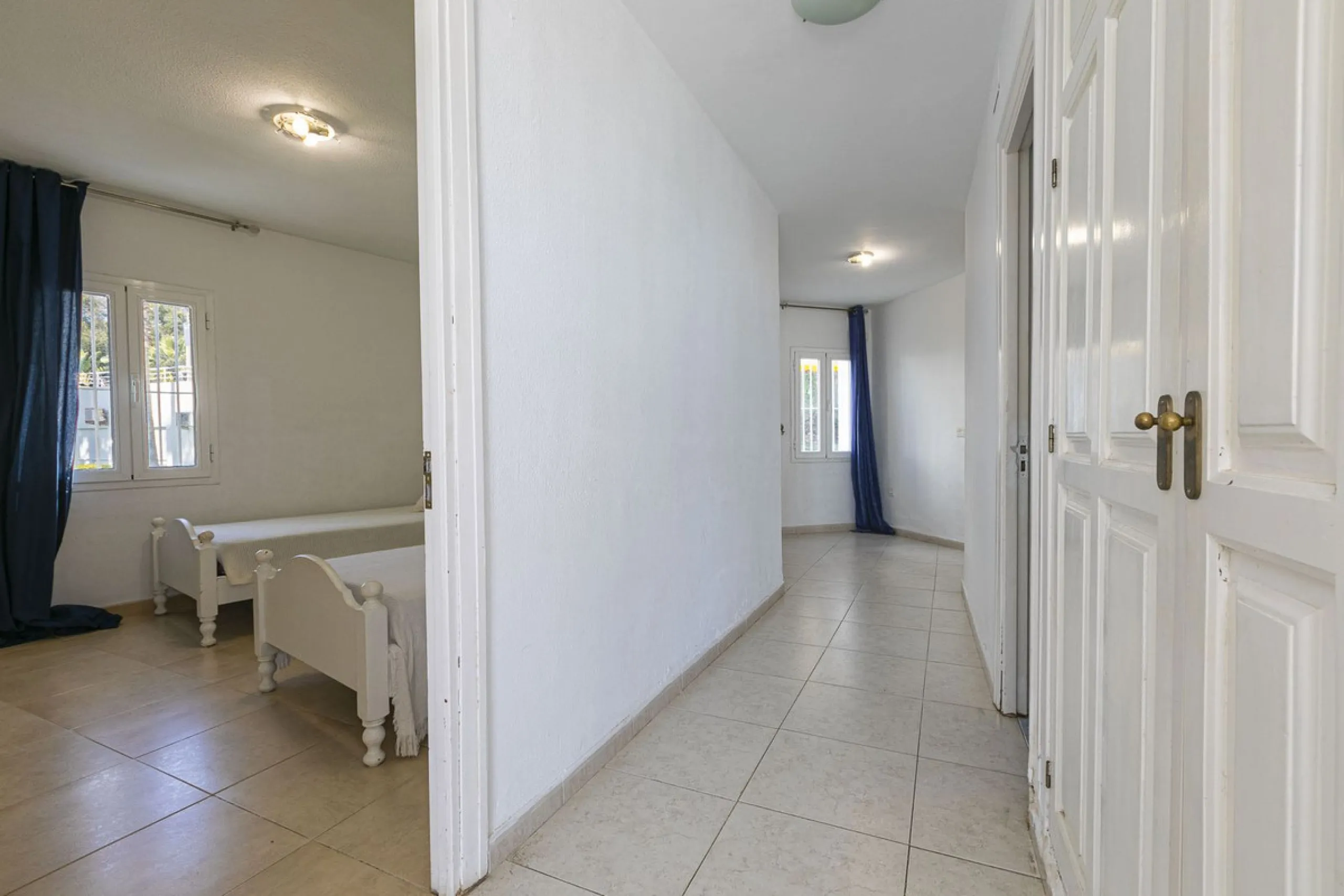 Exceptional apartment on the beachfront with spectacular sea views.