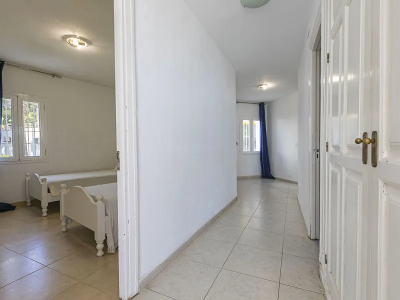 Exceptional apartment on the beachfront with spectacular sea views.