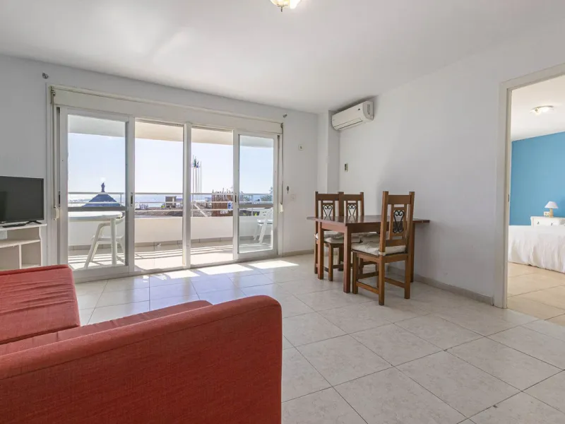 Exceptional apartment on the beachfront with spectacular sea views.