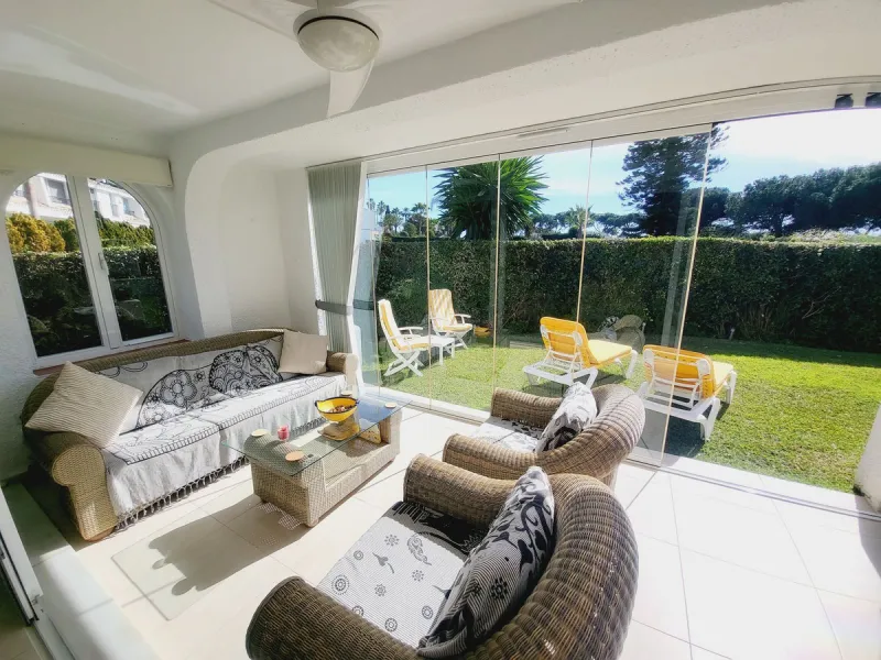 SPECTACULAR TOWNHOUSE SITUATED IN THE MUCH SOUGHT AFTER MIRAFLORES URBANISATION AND LOCATED JUST 2-3 MINUTES WALK TO THE BEACH AND WITH A WIDE RANGE OF AMENITIES RIGHT ON THE DOORSTEP.