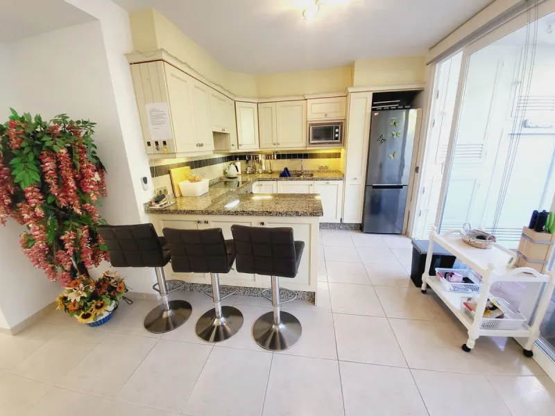 SPECTACULAR TOWNHOUSE SITUATED IN THE MUCH SOUGHT AFTER MIRAFLORES URBANISATION AND LOCATED JUST 2-3 MINUTES WALK TO THE BEACH AND WITH A WIDE RANGE OF AMENITIES RIGHT ON THE DOORSTEP.