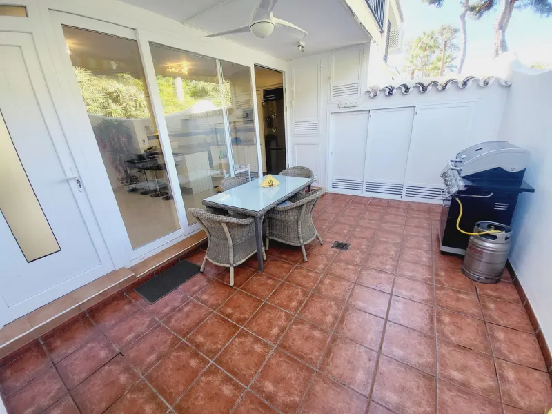 SPECTACULAR TOWNHOUSE SITUATED IN THE MUCH SOUGHT AFTER MIRAFLORES URBANISATION AND LOCATED JUST 2-3 MINUTES WALK TO THE BEACH AND WITH A WIDE RANGE OF AMENITIES RIGHT ON THE DOORSTEP.