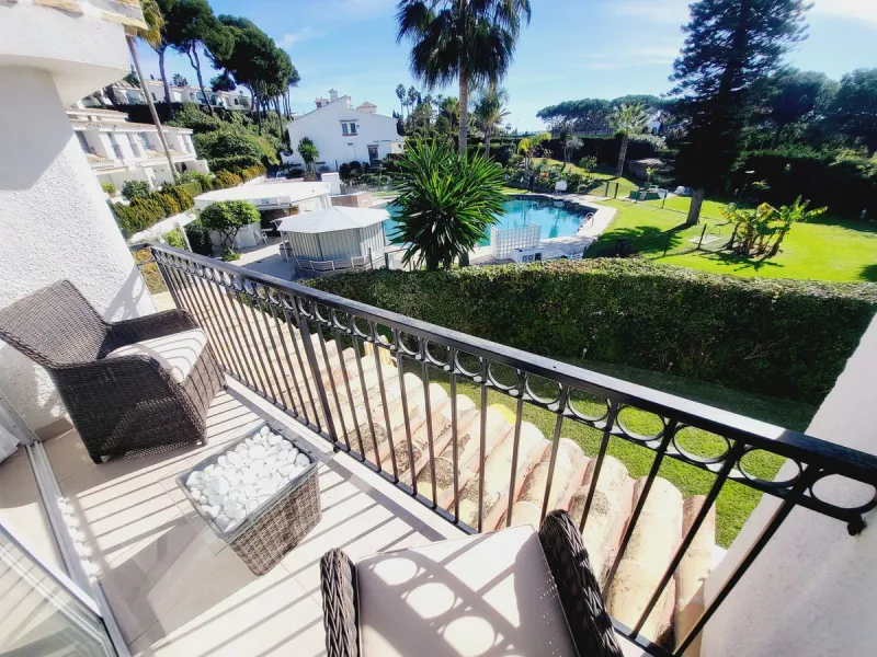 SPECTACULAR TOWNHOUSE SITUATED IN THE MUCH SOUGHT AFTER MIRAFLORES URBANISATION AND LOCATED JUST 2-3 MINUTES WALK TO THE BEACH AND WITH A WIDE RANGE OF AMENITIES RIGHT ON THE DOORSTEP.