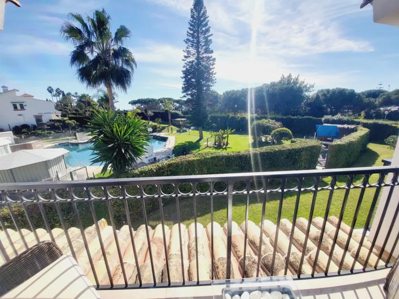 SPECTACULAR TOWNHOUSE SITUATED IN THE MUCH SOUGHT AFTER MIRAFLORES URBANISATION AND LOCATED JUST 2-3 MINUTES WALK TO THE BEACH AND WITH A WIDE RANGE OF AMENITIES RIGHT ON THE DOORSTEP.
