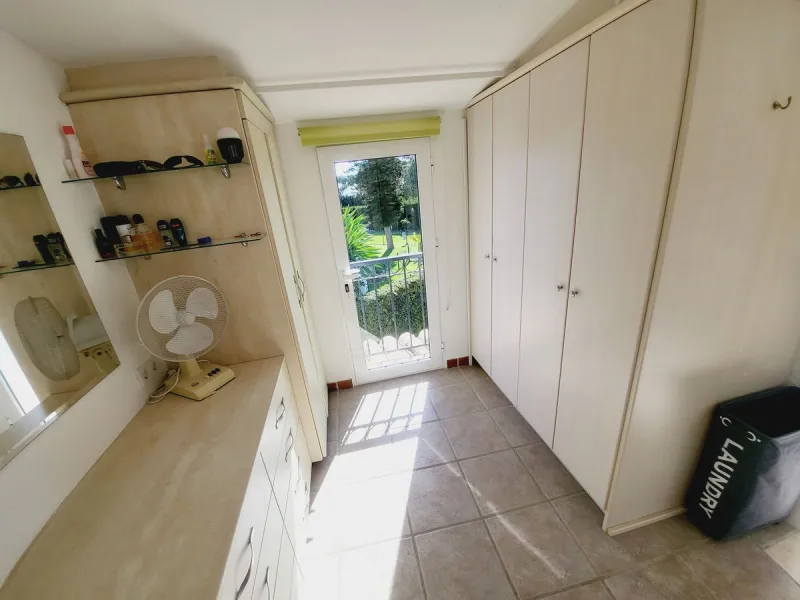 SPECTACULAR TOWNHOUSE SITUATED IN THE MUCH SOUGHT AFTER MIRAFLORES URBANISATION AND LOCATED JUST 2-3 MINUTES WALK TO THE BEACH AND WITH A WIDE RANGE OF AMENITIES RIGHT ON THE DOORSTEP.
