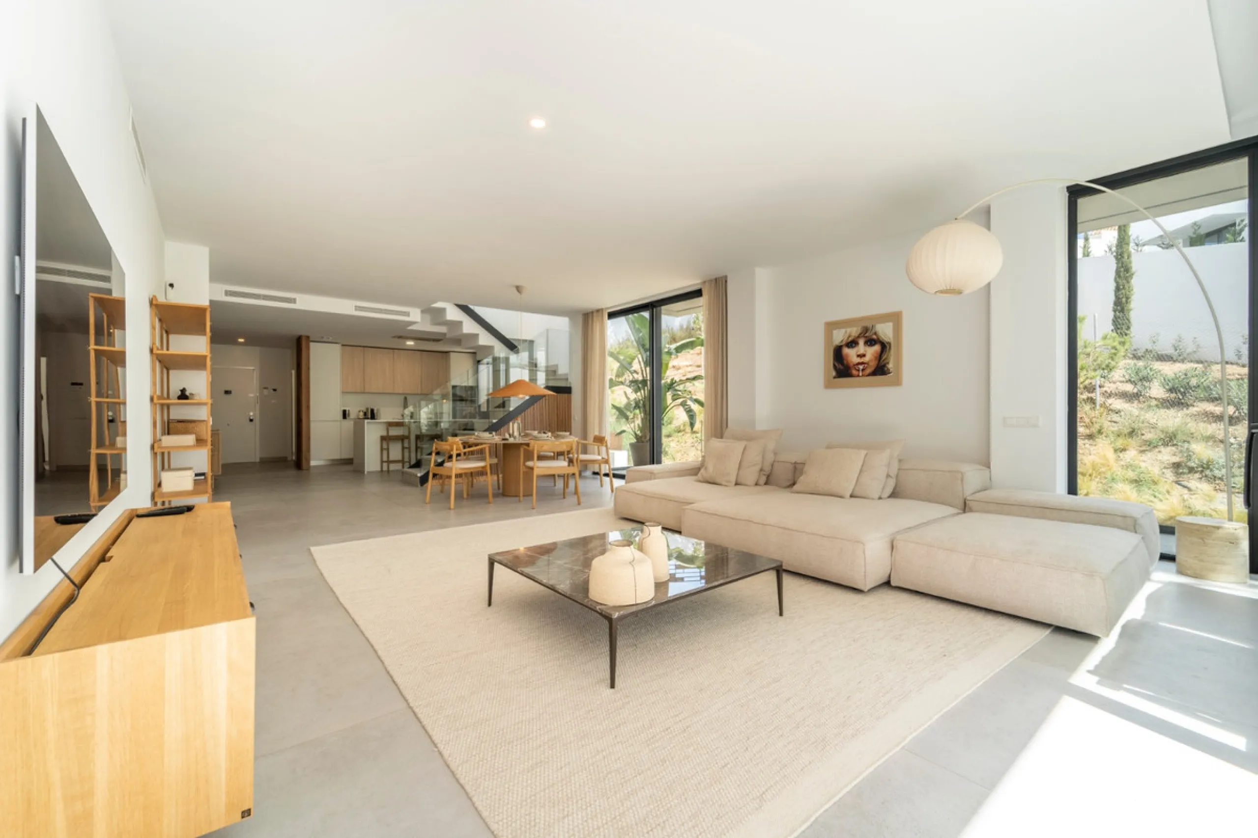 Apartment - Penthouse Duplex в продаже в Marbella, Málaga. В доме 3 спален и 3 ванных комнат. Площадь дома 331 м²