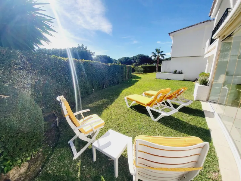 SPECTACULAR TOWNHOUSE SITUATED IN THE MUCH SOUGHT AFTER MIRAFLORES URBANISATION AND LOCATED JUST 2-3 MINUTES WALK TO THE BEACH AND WITH A WIDE RANGE OF AMENITIES RIGHT ON THE DOORSTEP.
