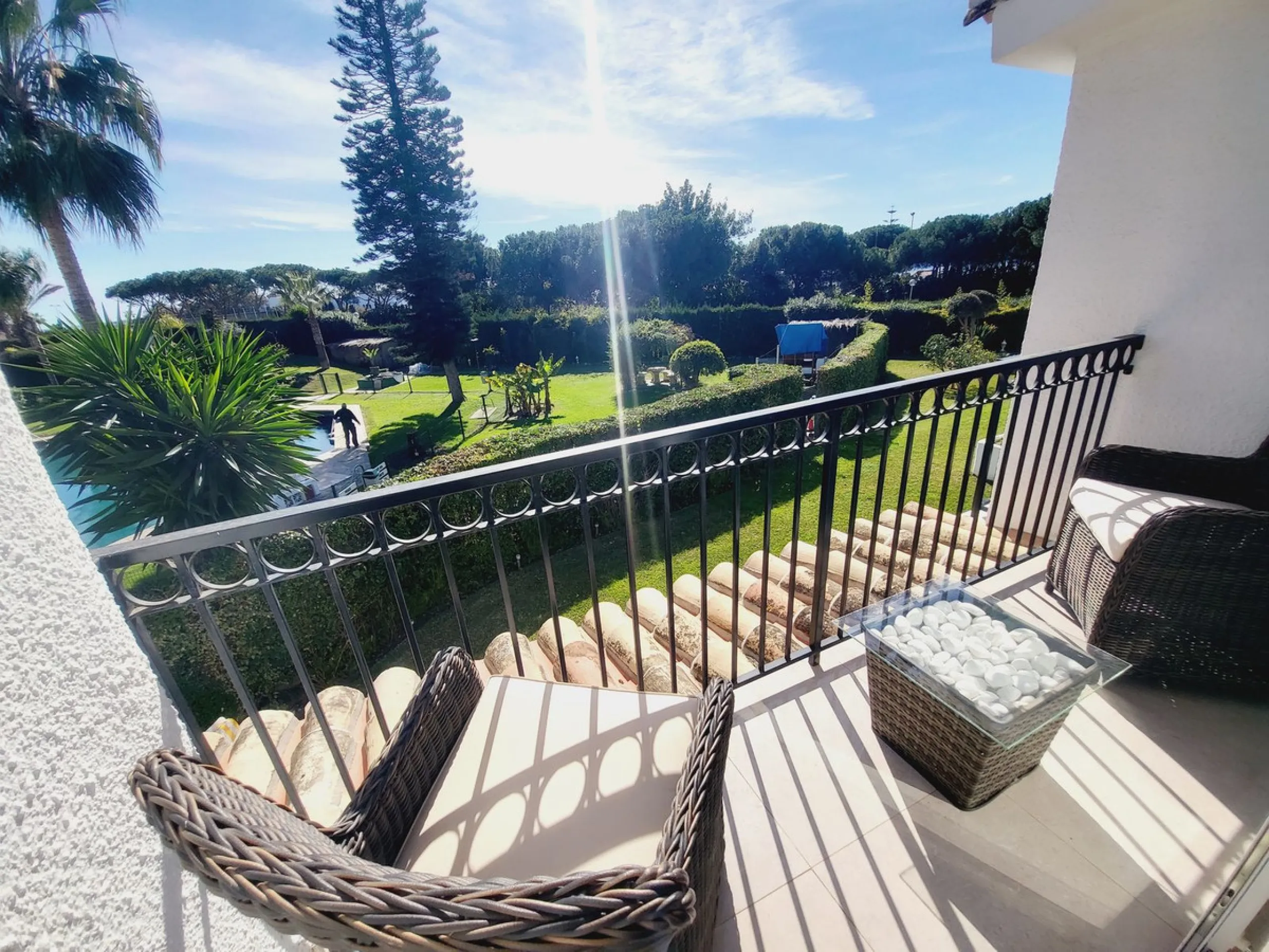 SPECTACULAR TOWNHOUSE SITUATED IN THE MUCH SOUGHT AFTER MIRAFLORES URBANISATION AND LOCATED JUST 2-3 MINUTES WALK TO THE BEACH AND WITH A WIDE RANGE OF AMENITIES RIGHT ON THE DOORSTEP.