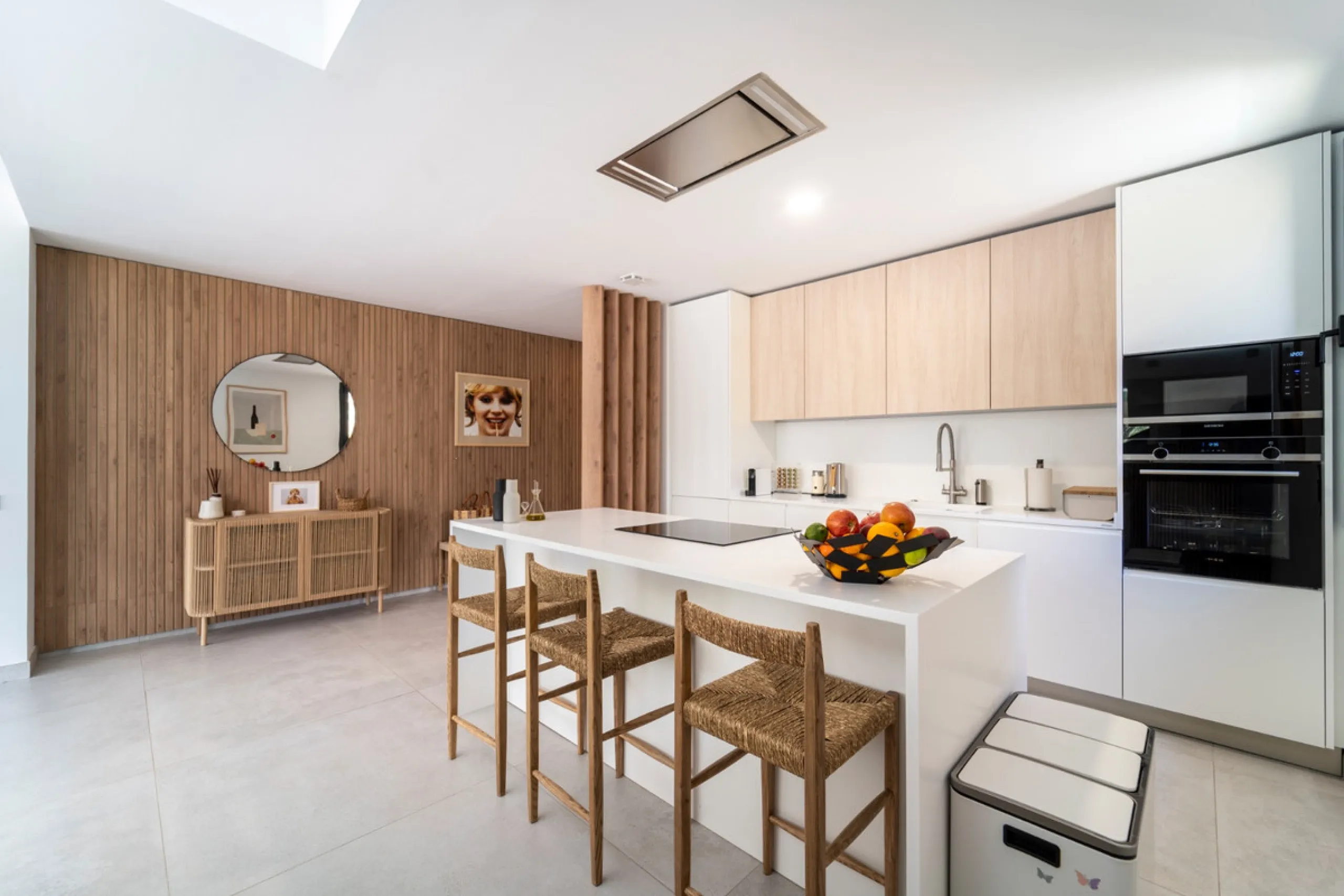Apartment - Penthouse Duplex в продаже в Marbella, Málaga. В доме 3 спален и 3 ванных комнат. Площадь дома 331 м²