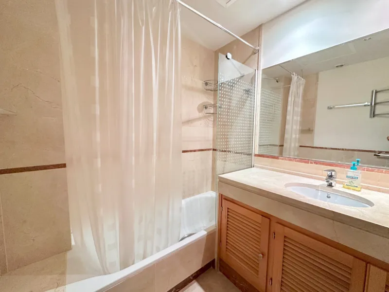 Nestled in the prestigious area of Las Mimosas, Marbella - Puerto Banus, this exquisite apartment offers a harmonious blend of comfort and convenience. Boasting a generous built area of 153m², including 143m² of interior space and a 30m² terrace, this pro